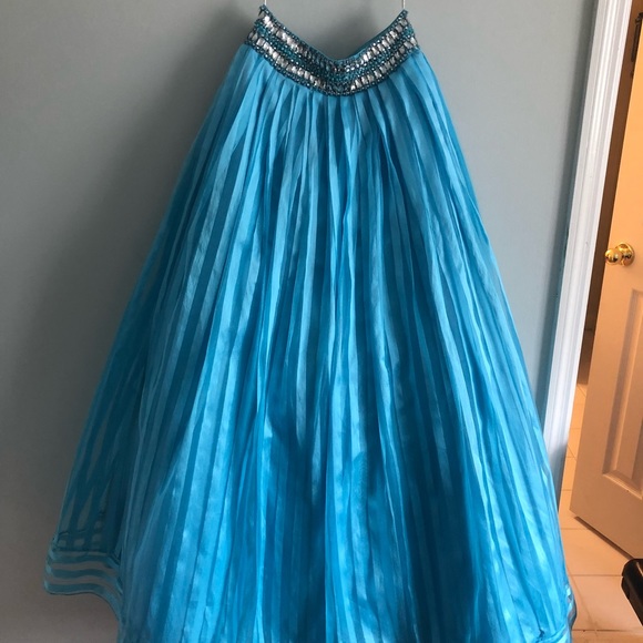 Prom/Pageant Dress - Picture 3 of 3